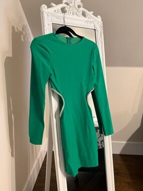 Elegant Green Long-Sleeve Cutout Dress